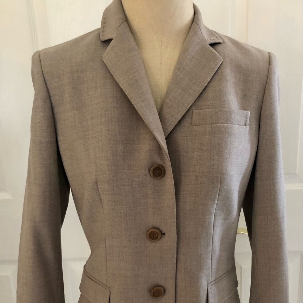 Elie Tahara Size 6 Jacket .